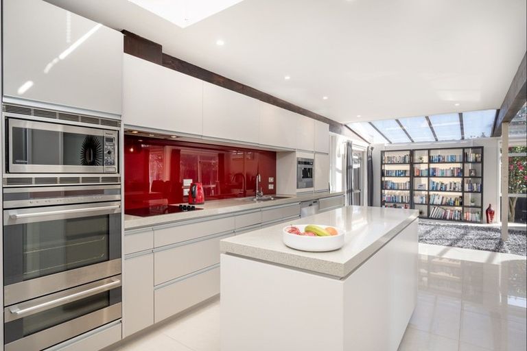 Photo of property in 60 Fordyce Avenue, Sunnyhills, Auckland, 2010