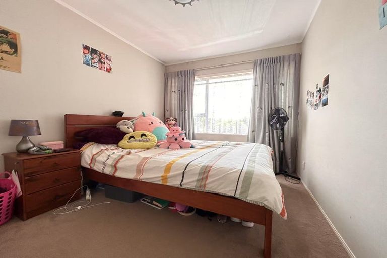 Photo of property in 15 Sorrel Crescent, Bucklands Beach, Auckland, 2012