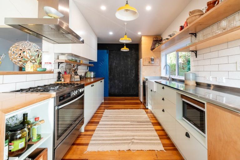 Photo of property in 12 Highland Crescent, Wadestown, Wellington, 6012