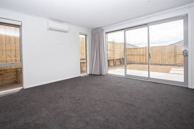 Photo of property in 2/12 Bostonkip Crescent, Fitzroy, Hamilton, 3282