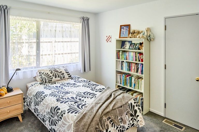 Photo of property in 12 Dornoch Place, Papakowhai, Porirua, 5024