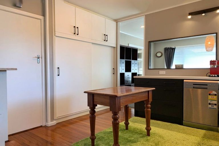 Photo of property in 17 Springbank Street, Bryndwr, Christchurch, 8053