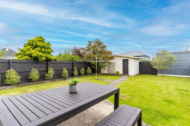 Photo of property in 10 Hargest Crescent, Saint Kilda, Dunedin, 9012