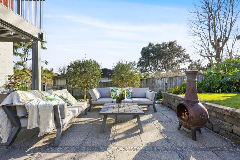 Photo of property in 5 Liston Crescent, Cockle Bay, Auckland, 2014