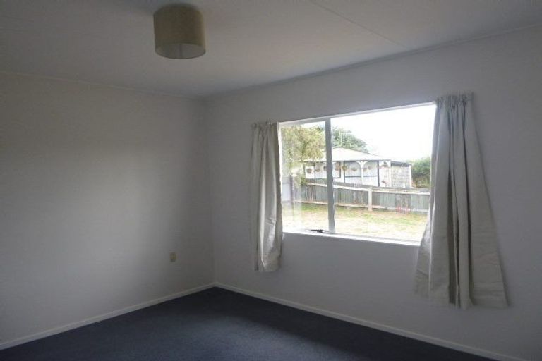 Photo of property in 1 Dodds Crescent, Otaki Beach, Otaki, 5512