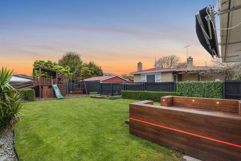 Photo of property in 6 Dymock Place, Bishopdale, Christchurch, 8053