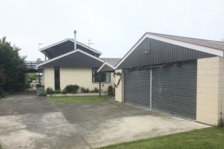 Photo of property in 399 Yaldhurst Road, Russley, Christchurch, 8042