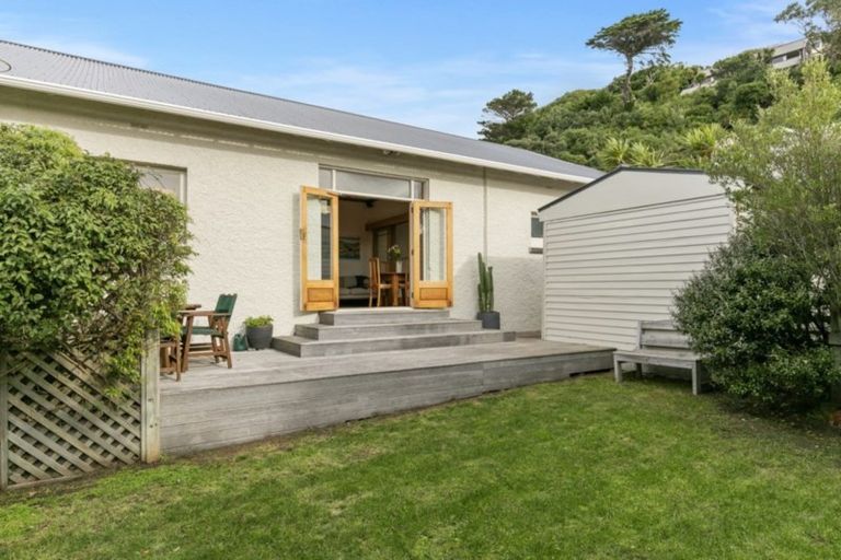 Photo of property in 173 Derwent Street, Island Bay, Wellington, 6023