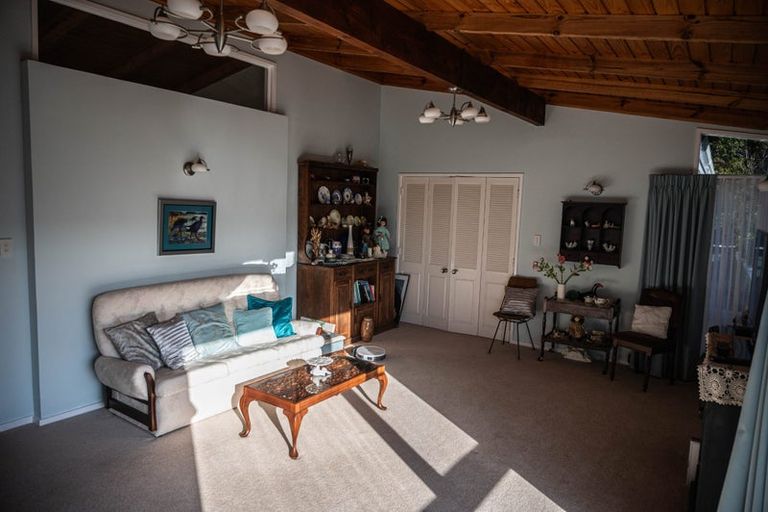 Photo of property in 6 Spicer Place, Tawa, Wellington, 5028