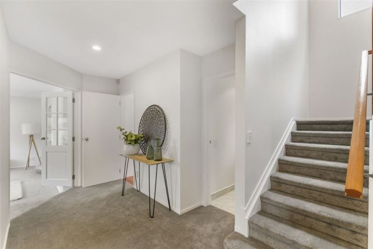 Photo of property in 2/93 Stanley Road, Glenfield, Auckland, 0629