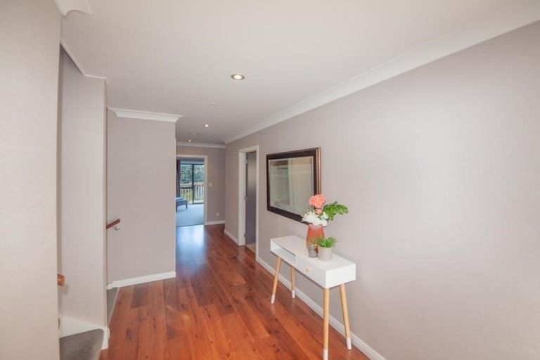Photo of property in 20 Wantwood Grove, Churton Park, Wellington, 6037