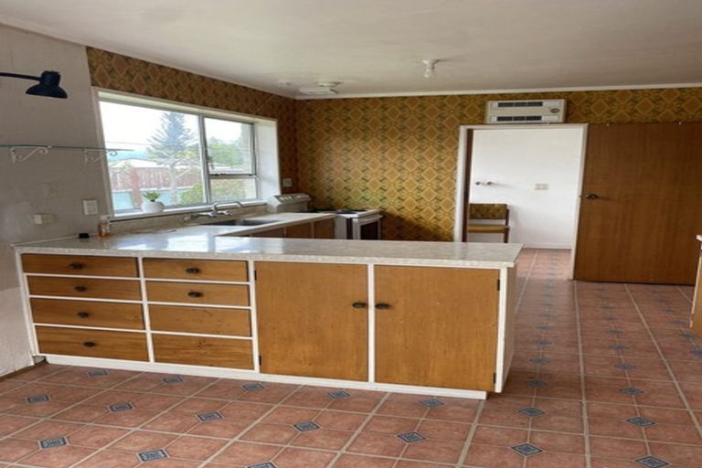 Photo of property in 11 Winiata Place, Otaki, 5512