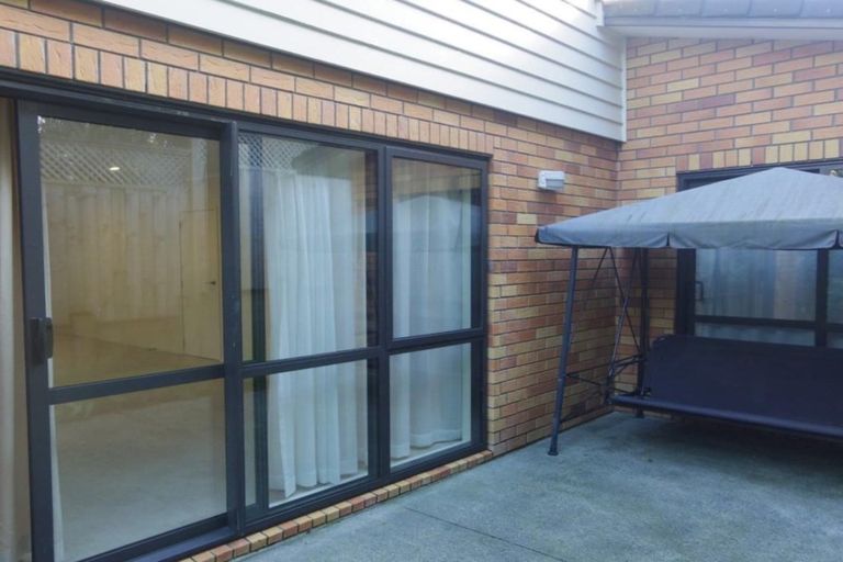 Photo of property in 42 Springvale Drive, Fairview Heights, Auckland, 0632