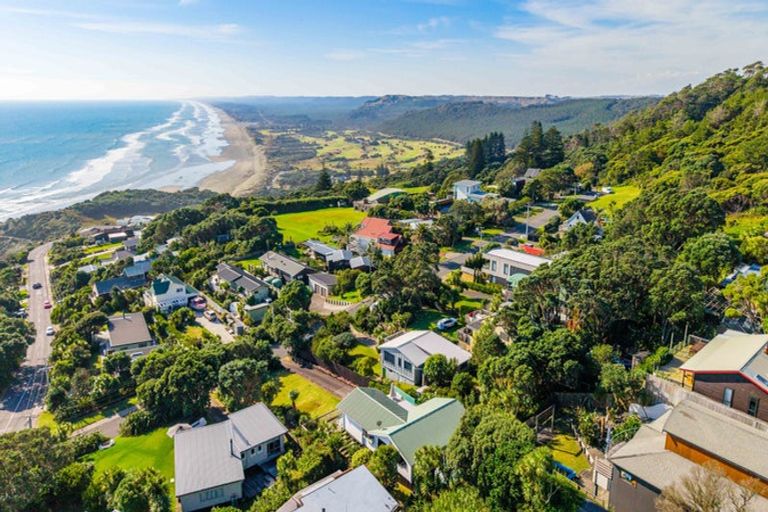 Photo of property in 3 Edwin Mitchelson Road, Muriwai, Waimauku, 0881