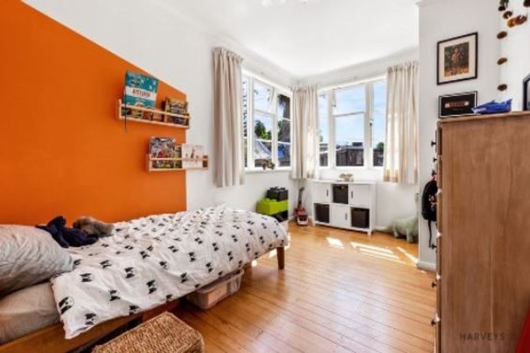 Photo of property in 76 Titirangi Road, New Lynn, Auckland, 0600