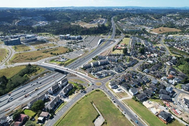 Photo of property in 109 Medallion Drive, Oteha, Auckland, 0632