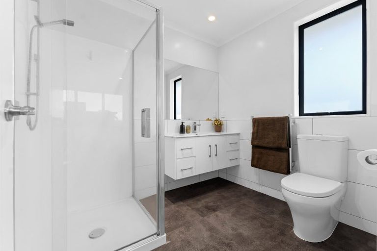 Photo of property in 16 Lippiatt Crescent, Pokeno, 2402