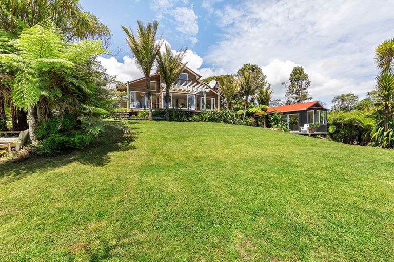 Photo of property in 16 La Trobe Track, Karekare, New Lynn, 0772