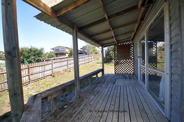 Photo of property in 32 Sandy Beach Road, Tinopai, 0593