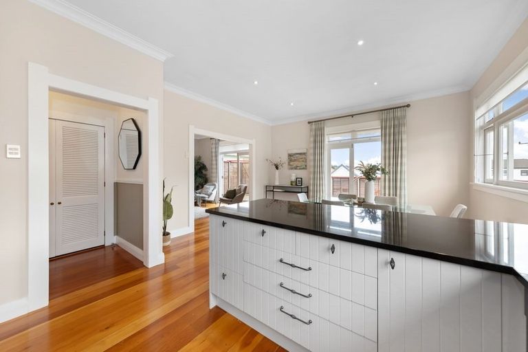 Photo of property in 29 Kingsway Avenue, Sandringham, Auckland, 1025