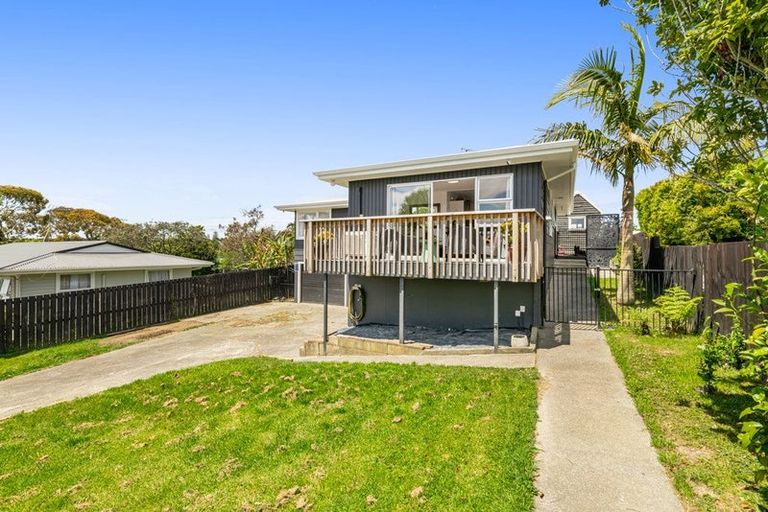 Photo of property in 25 Japonica Drive, Beach Haven, Auckland, 0626