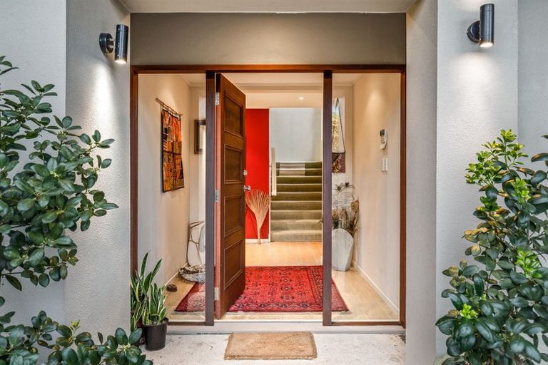 Photo of property in 424 Beach Road, Mairangi Bay, Auckland, 0630