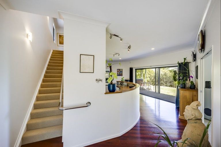 Photo of property in 35 Raratu Road, Kahuranaki, Havelock North, 4295