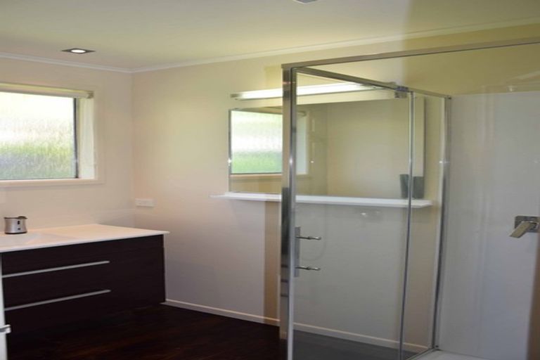 Photo of property in 4 Berne Place, Birkenhead, Auckland, 0626