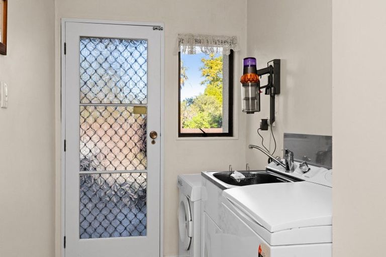 Photo of property in 6 Matthews Place, Taradale, Napier, 4112