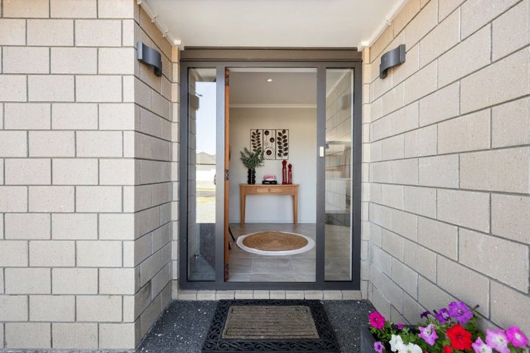 Photo of property in 2 Teatree Close, Huntington, Hamilton, 3210