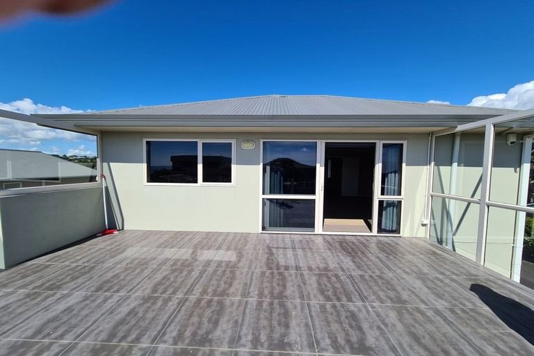 Photo of property in 14 Whiteley Street, Moturoa, New Plymouth, 4310