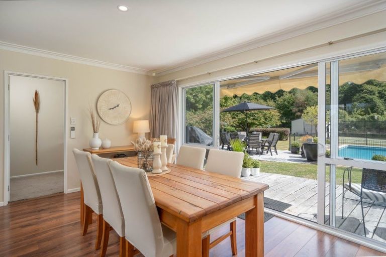 Photo of property in 142 Gillespie Place, Acacia Bay, Taupo, 3385