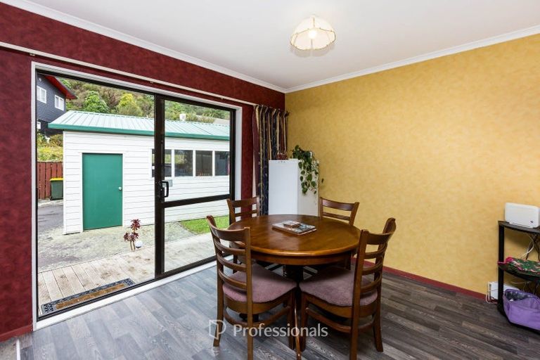 Photo of property in 11 Monarch Grove, Maoribank, Upper Hutt, 5018