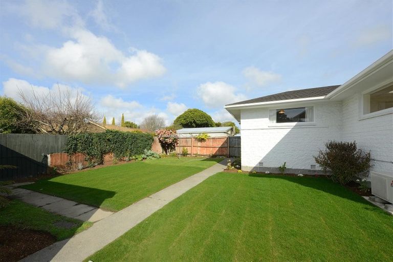 Photo of property in 50 Glenharrow Avenue, Avonhead, Christchurch, 8042