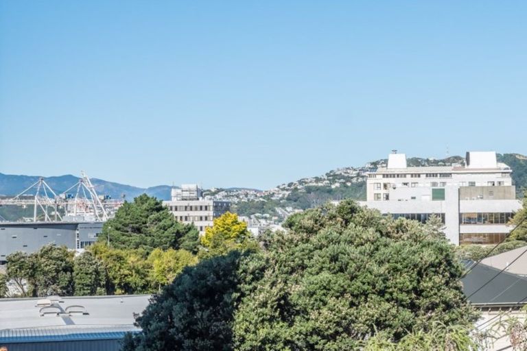 Photo of property in 6 Newman Terrace, Thorndon, Wellington, 6011