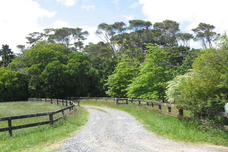 Photo of property in 800 Papakura-clevedon Road, Ardmore, Papakura, 2582