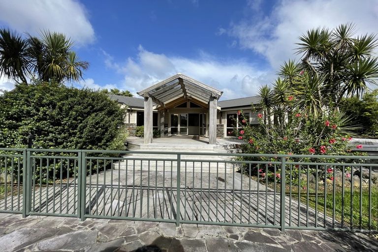 Photo of property in 136 Oraha Road, Kumeu, 0892