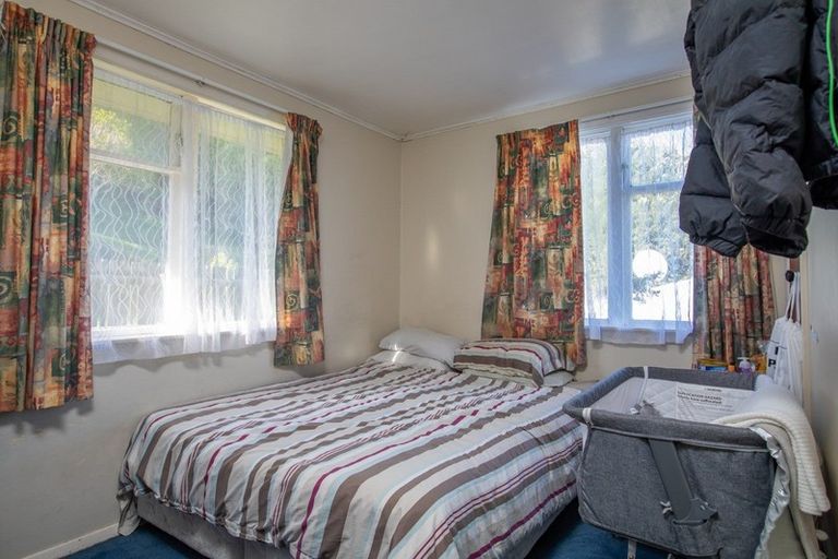 Photo of property in 25 Northumberland Street, Cannons Creek, Porirua, 5024