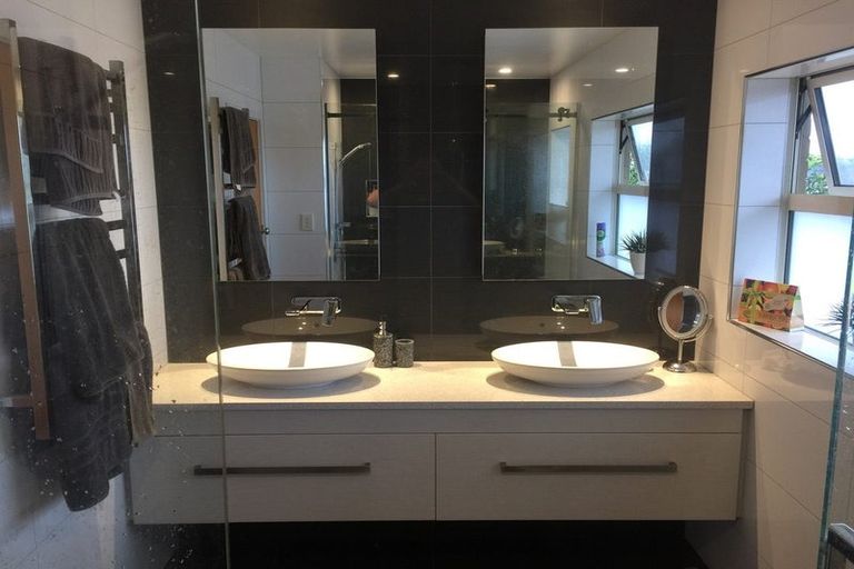 Photo of property in 95 Bradbury Road, Botany Downs, Auckland, 2010