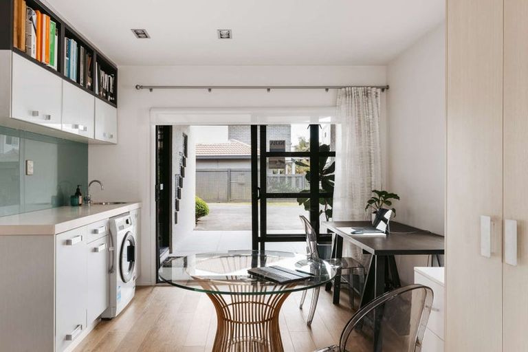 Photo of property in 21a Sunbrae Grove, Mount Maunganui, 3116