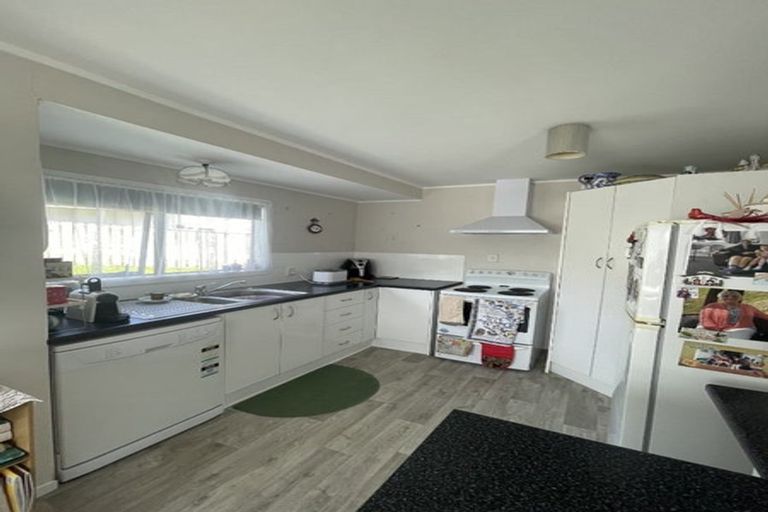 Photo of property in 50 Sungrove Rise, Sunnyvale, Auckland, 0612