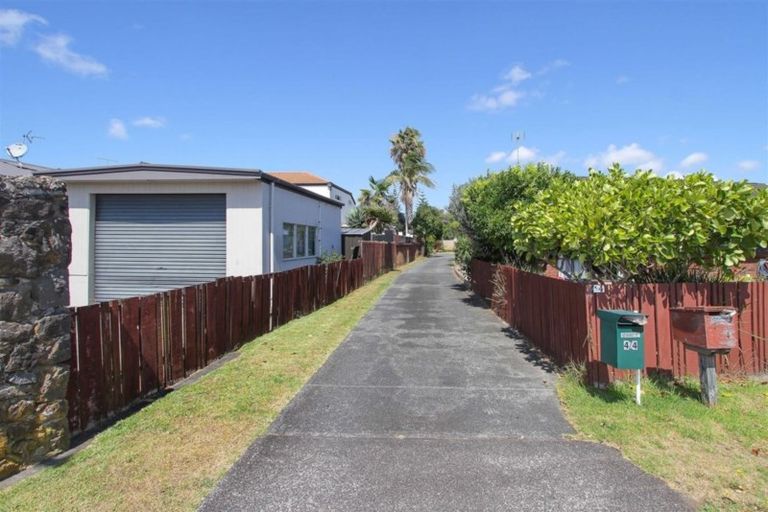 Photo of property in 4/4 Beach Road, Orewa, 0931