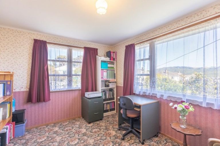 Photo of property in 19 Spur Grove, Titahi Bay, Porirua, 5022