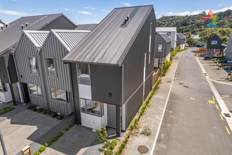 Photo of property in 32 John Street, Stokes Valley, Lower Hutt, 5019