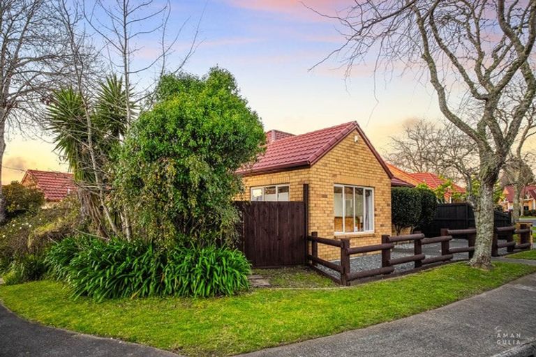 Photo of property in 2 Kilmarnock Avenue, Ranui, Auckland, 0612