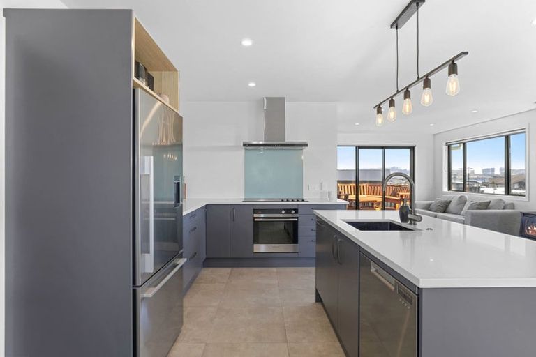 Photo of property in 14 Uku Way, Wharewaka, Taupo, 3330