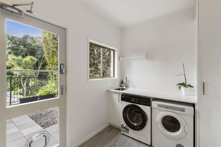 Photo of property in 127 Mellons Bay Road, Mellons Bay, Auckland, 2014