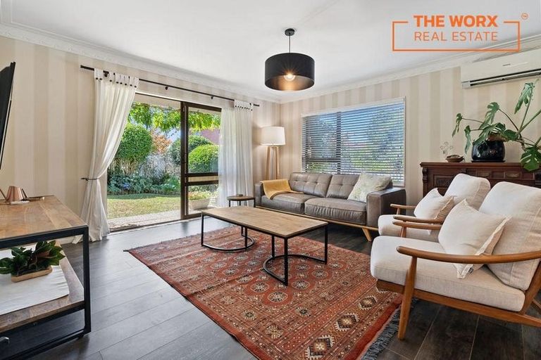 Photo of property in 2/13 Butterworth Avenue, Opaheke, Papakura, 2113