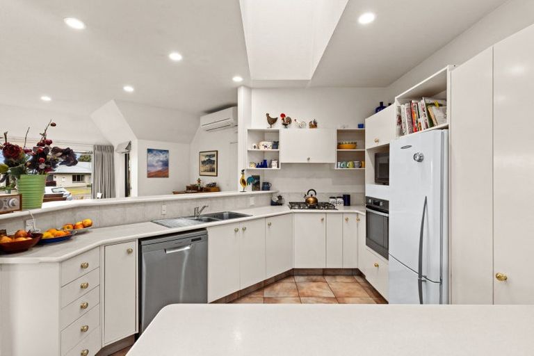 Photo of property in 6 Kingsgate Avenue, Havelock North, 4130