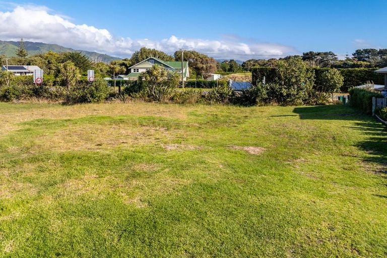 Photo of property in 39 Paetawa Road, Peka Peka, Waikanae, 5391